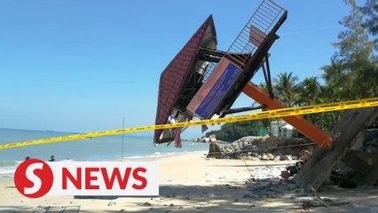 Baywatch tower collapses due to continuous erosion