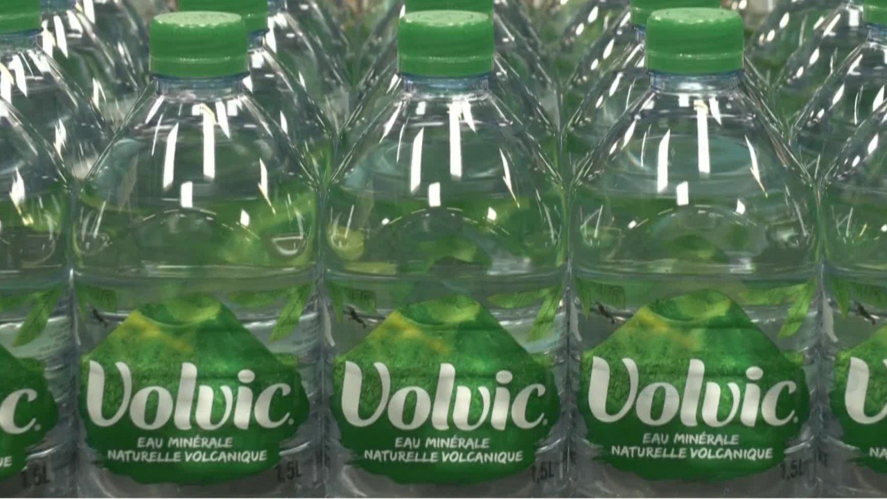 Essiggeschmack: Hersteller ruft 'Volvic'-Flaschen zurück