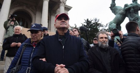 Le père de Djokovic furieux envers l'Australie : "Ils veulent mettre Novak à genoux"