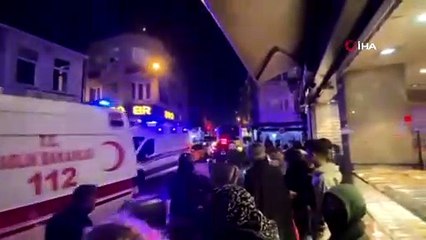 Direksiyon başında rahatsızlandı, motosikletlere ve yaylara çarpıp dükkana daldı