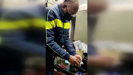 रोज नए तरीके अपना रहे सोना तस्कर, अबकी बार ग्राइंडर मशीन में छिपा लाए सोने के बिस्किट