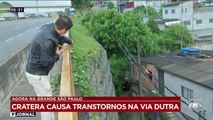 Uma forte chuva abriu uma cratera na Rodovia Presidente Dutra, em Guarulhos, na região metropolitana de São Paulo.