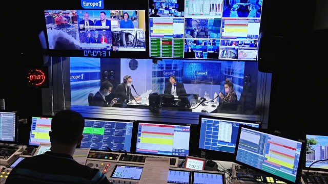 Nouvelle carte d'identité : l'Académie française exige de retirer les mentions en anglais