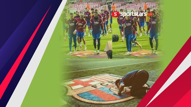 Aksi Dani Alves Melompat Demi Tak Injak Lambang Barcelona Tuai Pujian Netizen