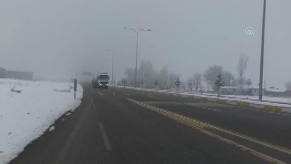 Lastiği alev alan tırdaki yangına itfaiyeden anında müdahale