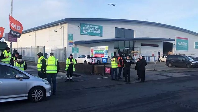 Bin strike action in Eastbourne (7-1-22)