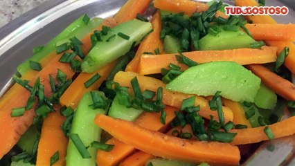 Salada de chuchu com cenoura