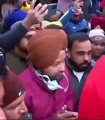 காரை நிறுத்து.. பேட்டிக்கு நடுவே முடக்கப்பட்ட பஞ்சாப் சி.எம் கான்வாய்.. இறங்கி வந்து செய்த சம்பவம்!