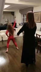 Hilaria Baldwin com a filha mais velha, Carmen