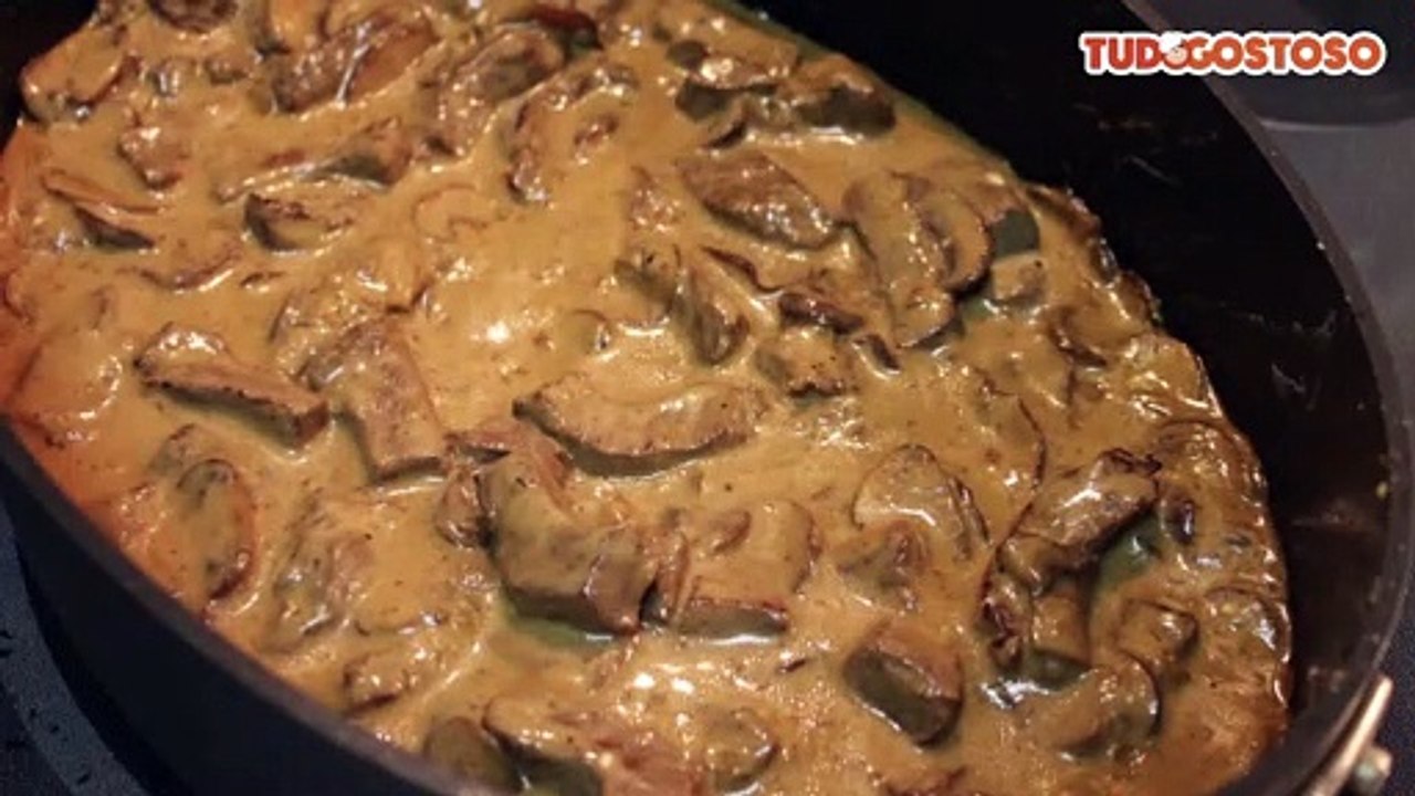 Strogonoff com carne de porco