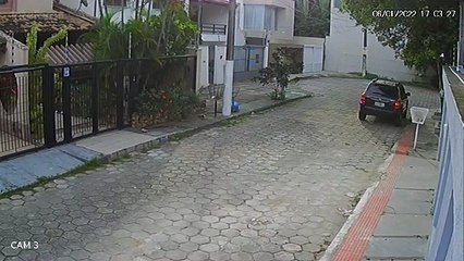 Adolescentes são apreendidos após perseguição a carro roubado em Vitória