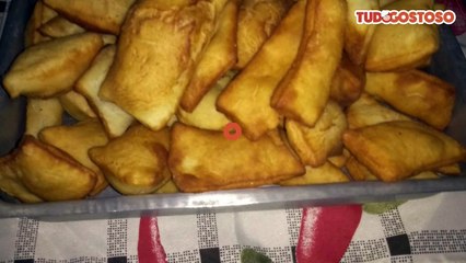 Bolinho com massa de pão