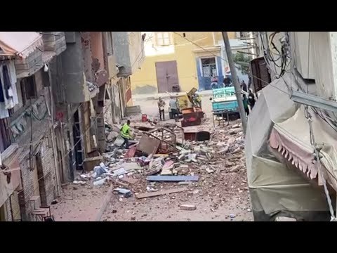 أهالي عقار كوم الشقافة المائل بعد قرار هدمه: هنبات في الشارع