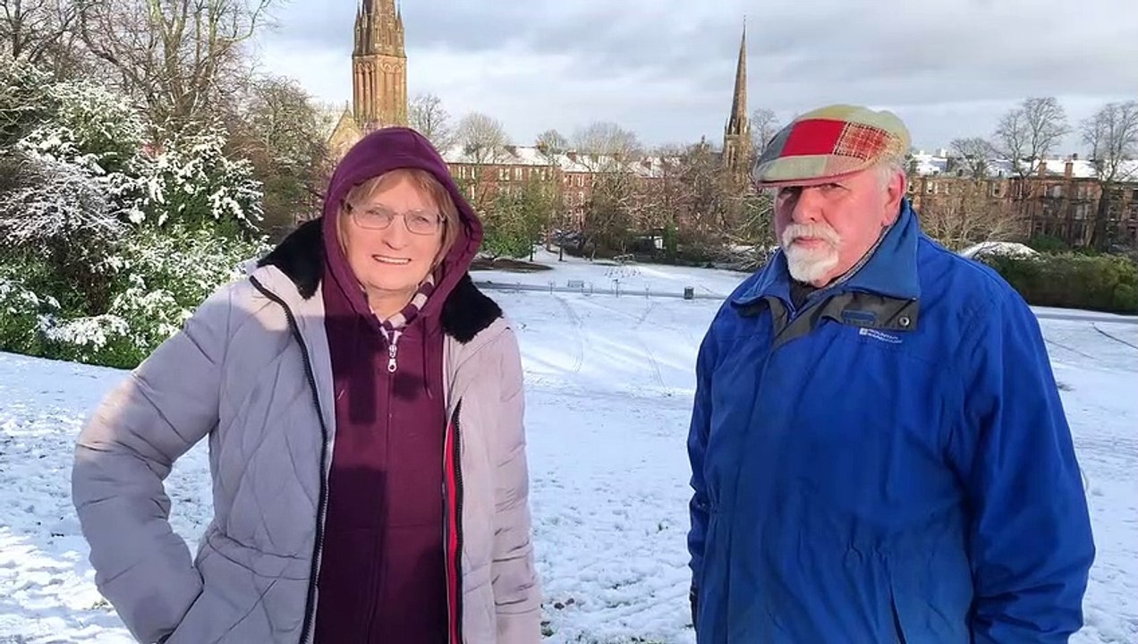 People of Glasgow react to snowfall and travel