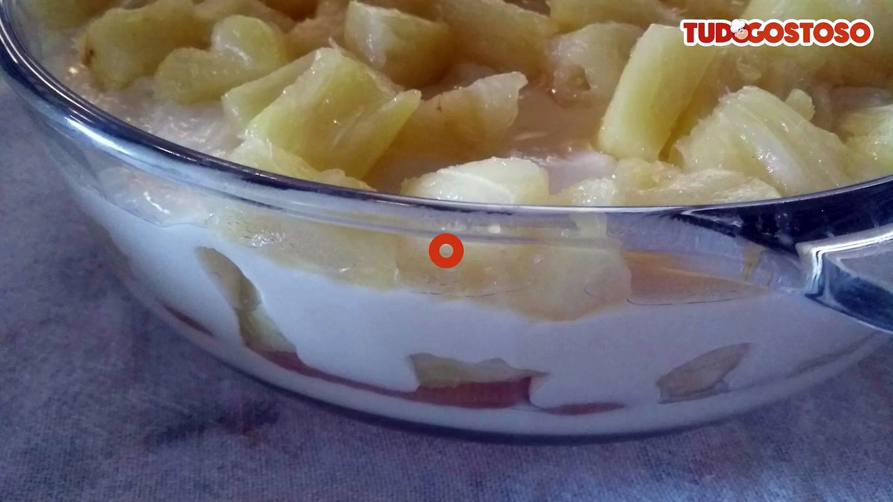 Pavê fácil de leite Ninho e abacaxi