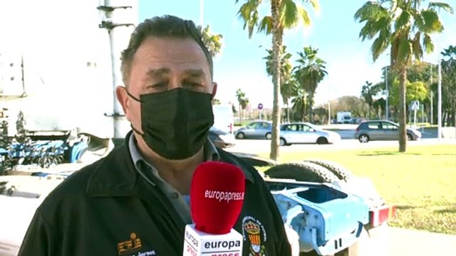 Feriantes de Mistala recogen sus instalaciones tras la tragedia ocurrida