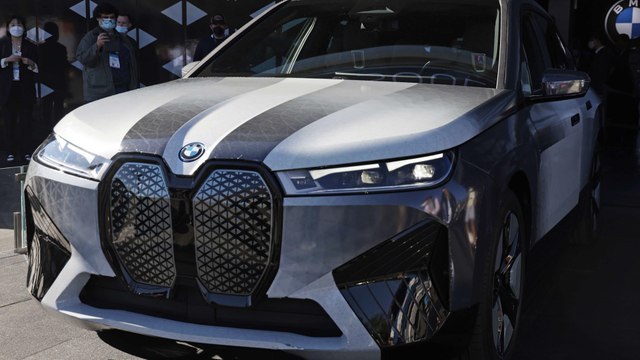 La voiture qui change de couleur en un clin d’œil, BMW fait sensation au CES de Las Vegas