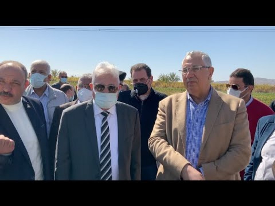 وزير الزراعة ومحافظ جنوب سيناء يتفقدان مزارع الإنتاج الزراعي بمدينة الطور