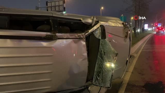 Bakırköy'de takla atan otomobilden burunları bile kanamadan çıktılar
