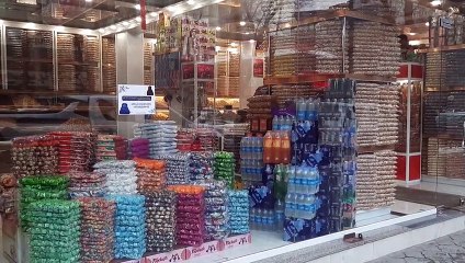 Cartazes pedem uso do hijab em Cabul