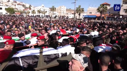 الفلسطينيون يشيعون ثمانية فتية قضوا خلال سعيهم للقمة العيش