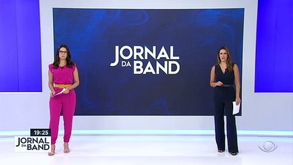 Um homem escapou por um triz de ser atropelado.por um carro desgovernado em Goiânia. #BandJornalismo