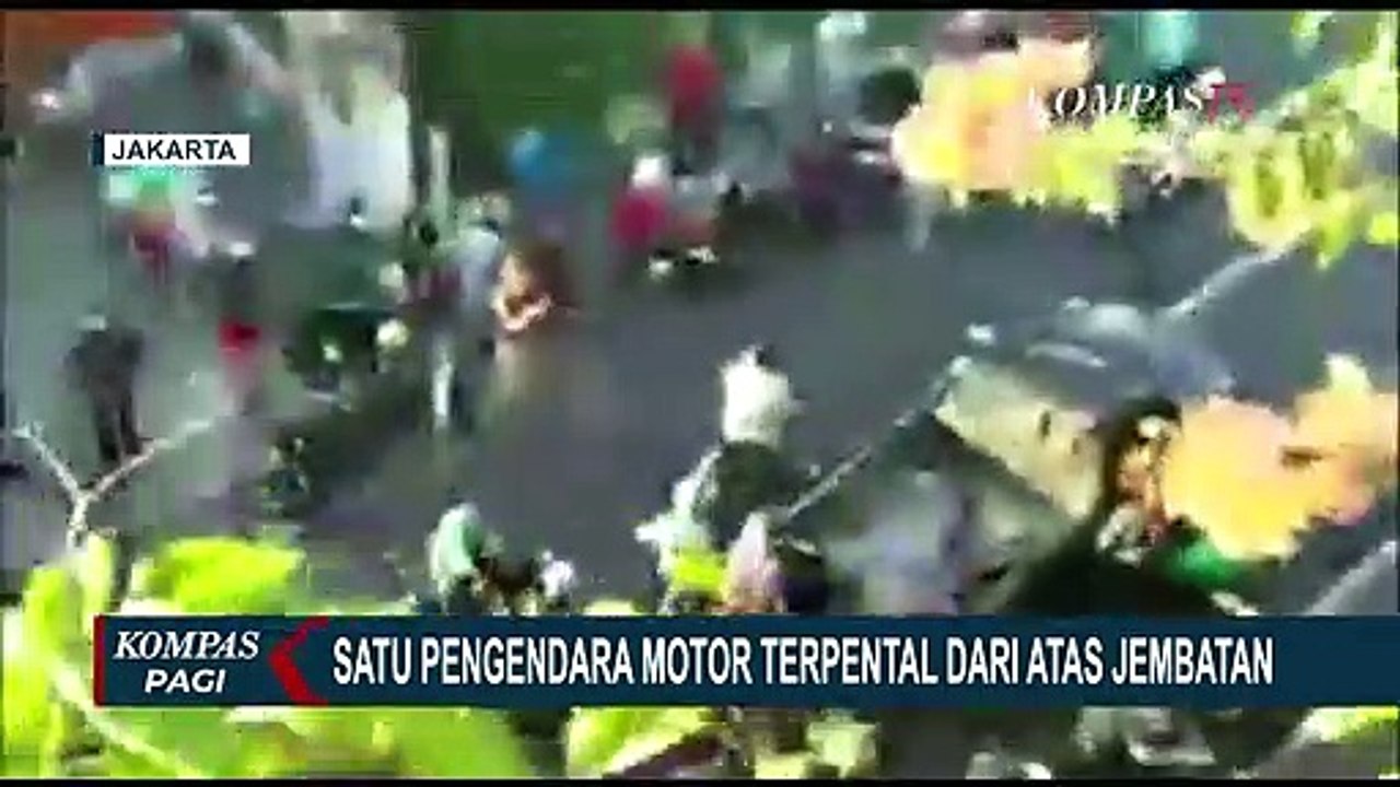 Ditabrak Mobil, Pengendara Motor Terpental dari Jalan Layang Non Tol Pesing Setinggi 7 Meter