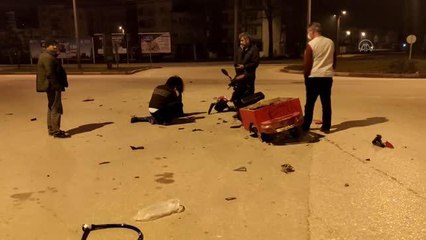Otomobilin çarptığı şarjlı motosikletin sürücüsü yaralandı