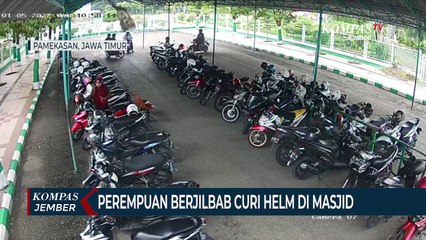 Perempuan Berjilbab Curi Helm di Parkiran Masjid, Aksinya Terekam CCTV