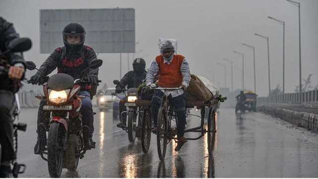 Delhi witnessed heavy rains, many areas waterlogged