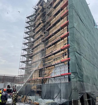 Fatih'te, restorasyon çalışması yapılan tarihi binada yangın çıktı