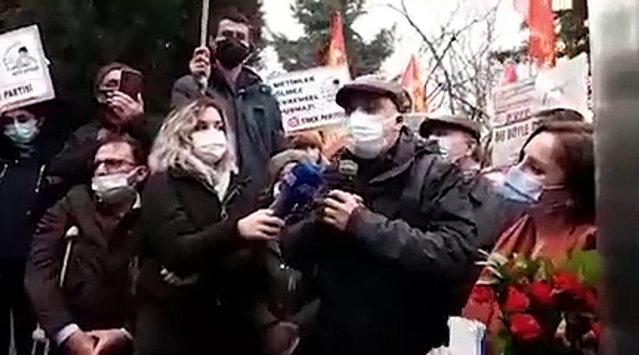 Ahmet Şık, ölümünün 26. yılında Metin Göktepe'yi anma töreninde: Biz Metin olmaya çalıştık, annemiz de bizi Metin olarak kabul etti