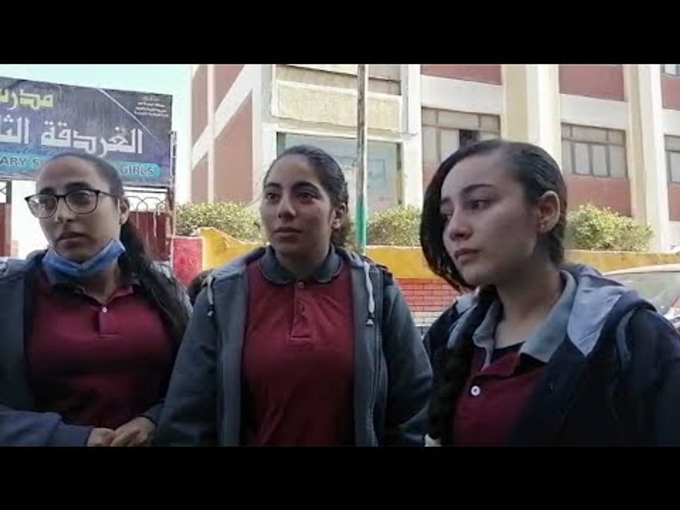 طلاب الثانوي بالغردقة يشكون صعوبة امتحان الرياضة وأعطال السيستم