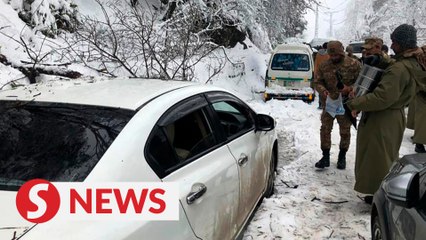 At least 16 stranded snow-tourists die at Pakistan hill station