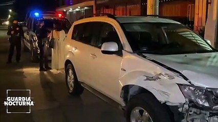 Aparatoso choque en el cruce de la avenida Mariano Otero y Cuahutémoc, en Paseos del Sol