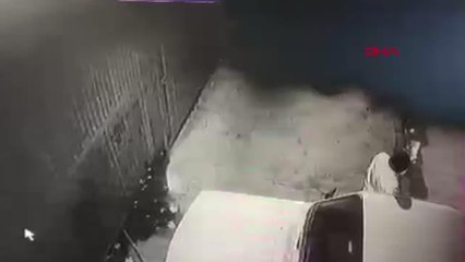 Son dakika haberi: TURGUTLU'DA OTOMOBİL HIRSIZLIĞI GÜVENLİK KAMERASINDA