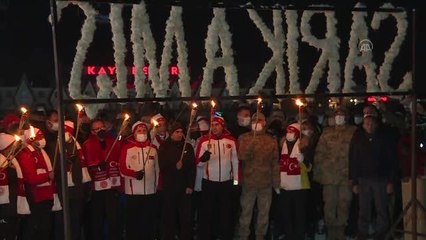 Bakanlar Kasapoğlu ve Yanık, "Meşaleli Kayak Gösterisi"ne katıldı