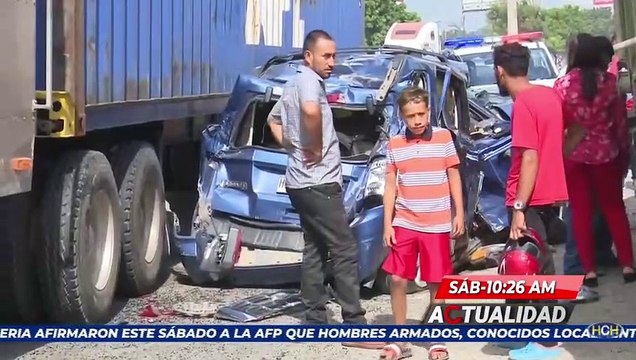 ¡Macanazo y medio! Conductor sobrevive tras brutal colisión con rastra en SPS