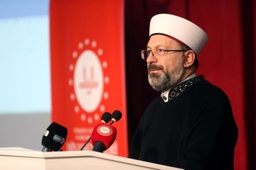 Diyanet İşleri Başkanı Erbaş: "Güzel ahlakı her yerde yaygınlaştırmak zorundayız"