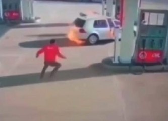 Son dakika haberi... Batman'da yakıt alan otomobilin alev alması kamerada