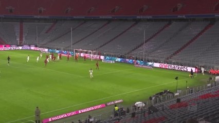 Leaders Bayern suffer shock defeat to Gladbach