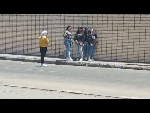 توافد الشباب والفتيات على منطقة وسط البلد بالقاهرة للاحتفال بالعيد