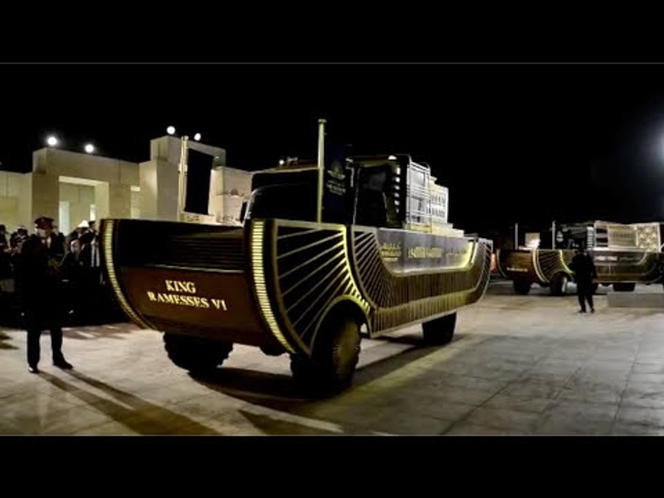 وصول المومياوات الملكية إلى متحف الحضارة