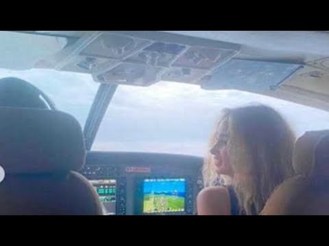 قصة الهجوم على هنا الزاهد بعد نشر صورتها داخل كابينة طائرة