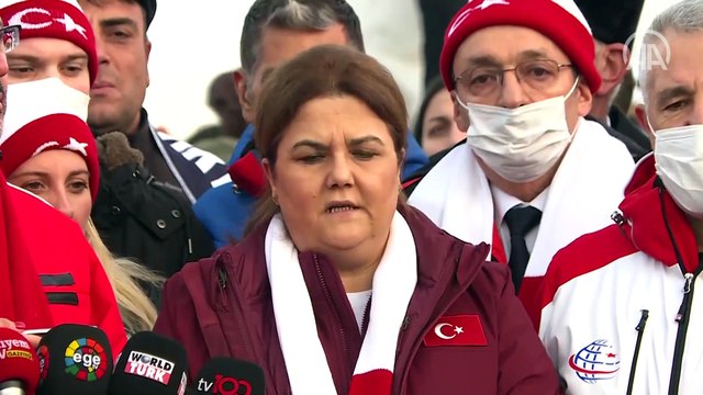 Kars'ta Sarıkamış şehitlerini temsilen yapılan kardan heykeller açıldı