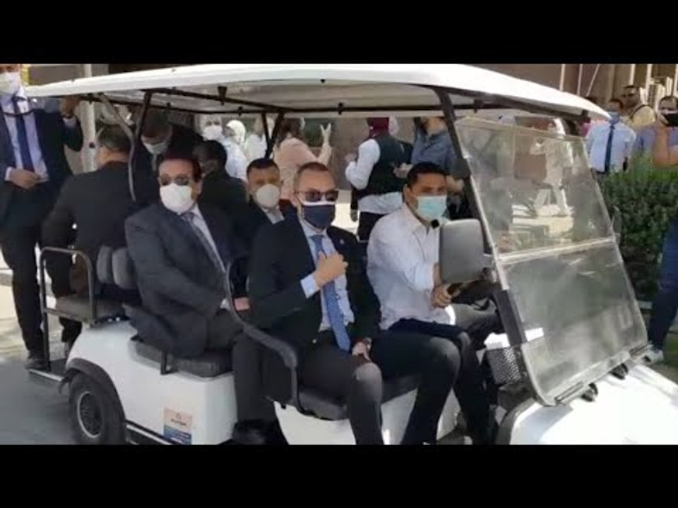 وزير التعليم العالي يتفقد امتحانات نهاية العام بجامعة عين شمس