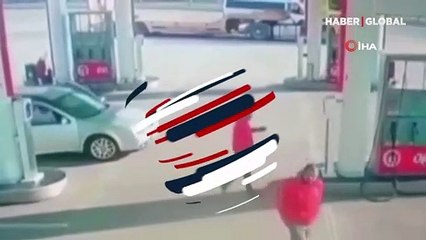 Batman'da benzinlikte aniden alev alan araç saniye saniye kamerada