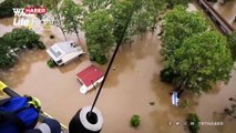 Avustralya'da sel: Mahsur kalan aile helikopterle kurtarıldı