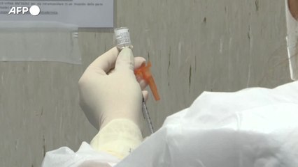 Le armi contro Omicron, da monoclonali a vaccini