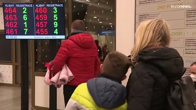 شاهد: بيكاتشو وسندريلا وسنو وايت يستقبلون الأطفال في مركز للتطعيم ضد كورونا في التشيك